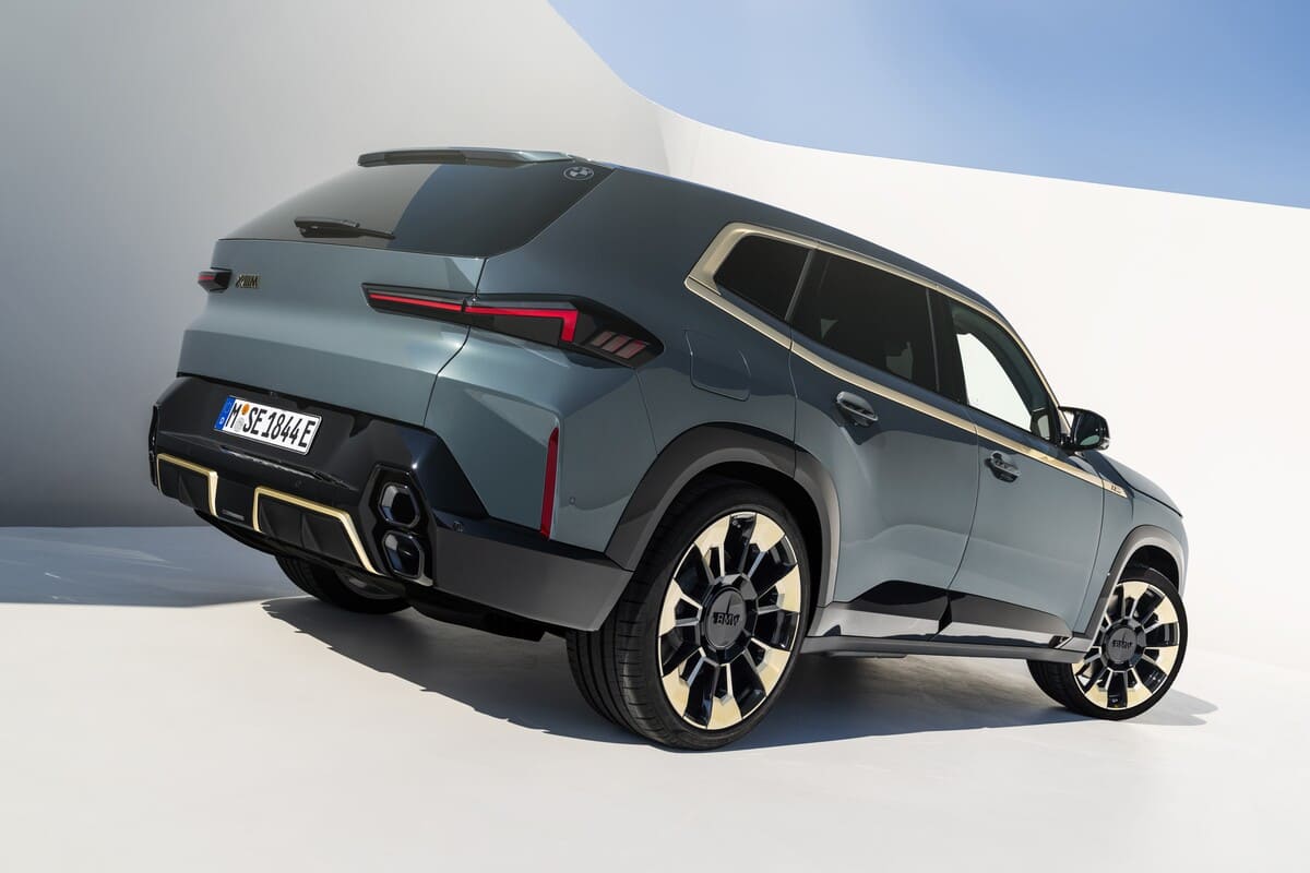 BMW XM 10