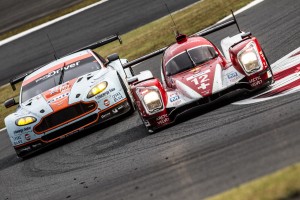 Kristian Poulsen (DNK) / David Heinemeir Hansson (DNK) / drivers of car #95 LMGTE AM Aston Martin Racing (GBR) Aston Martin Vantage V8 battles with Nicolas Prost (FRA) / Nick Heidfeld (DEU) / Mathias Beche (CHE) drouchut (FRA) / drivers of car #12 LMP1 Re