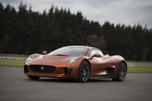 Felipe Massa conduce el Jaguar C-X75 en México