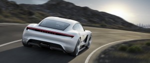 Porsche Mission E trasera