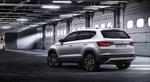 SEAT Ateca lateral trasera blanco