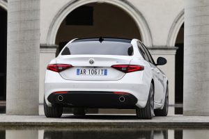 Alfa Romeo Giulia trasera