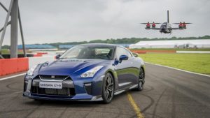 nissan-gt-r-2017-vs-dron