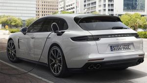 Porsche Panamera Turbo S E-Hybrid Sport Turismo enchufado