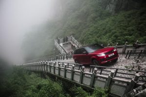 Land Rover Sport PHEV Dragon Challenge