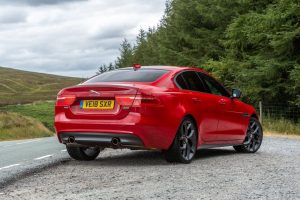 Jaguar XE 300 Sport trasera